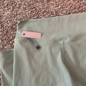 NWT Onset leggings! Size L